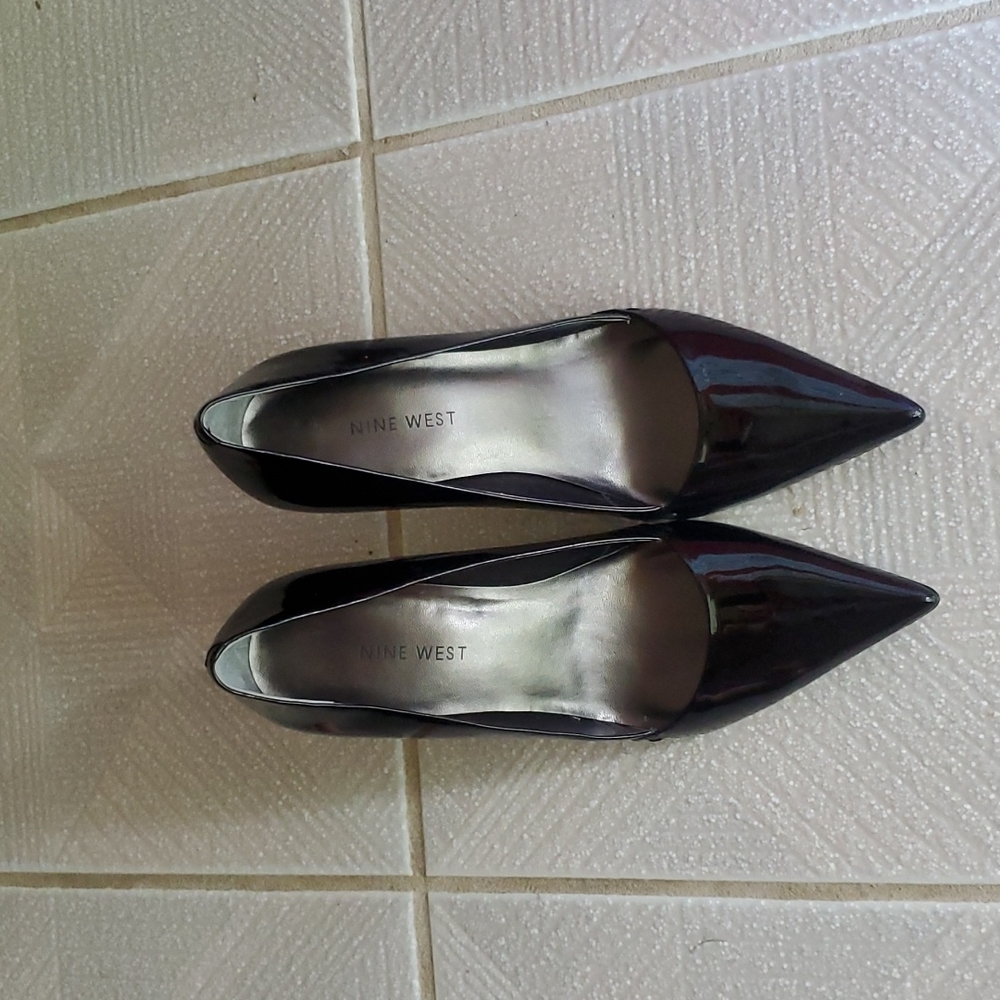 Nine West Black Pointy Toe Pump